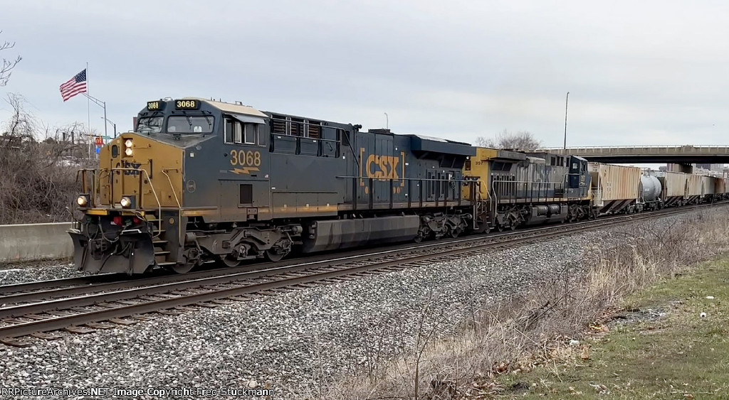 CSX 3068 leads M369.